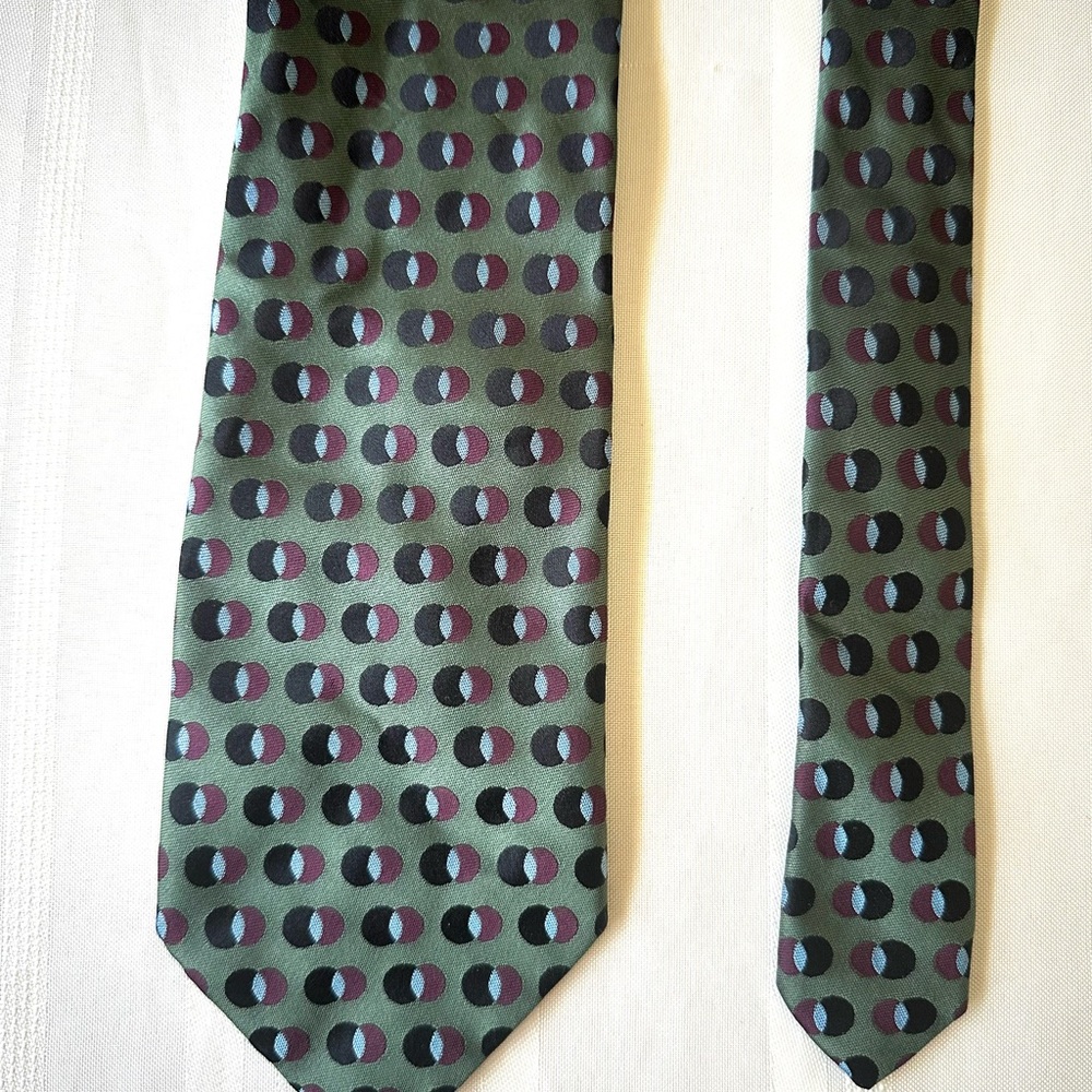 Vintage Gene Meyer Silk Tie Red and Green - Hand Made in Italy